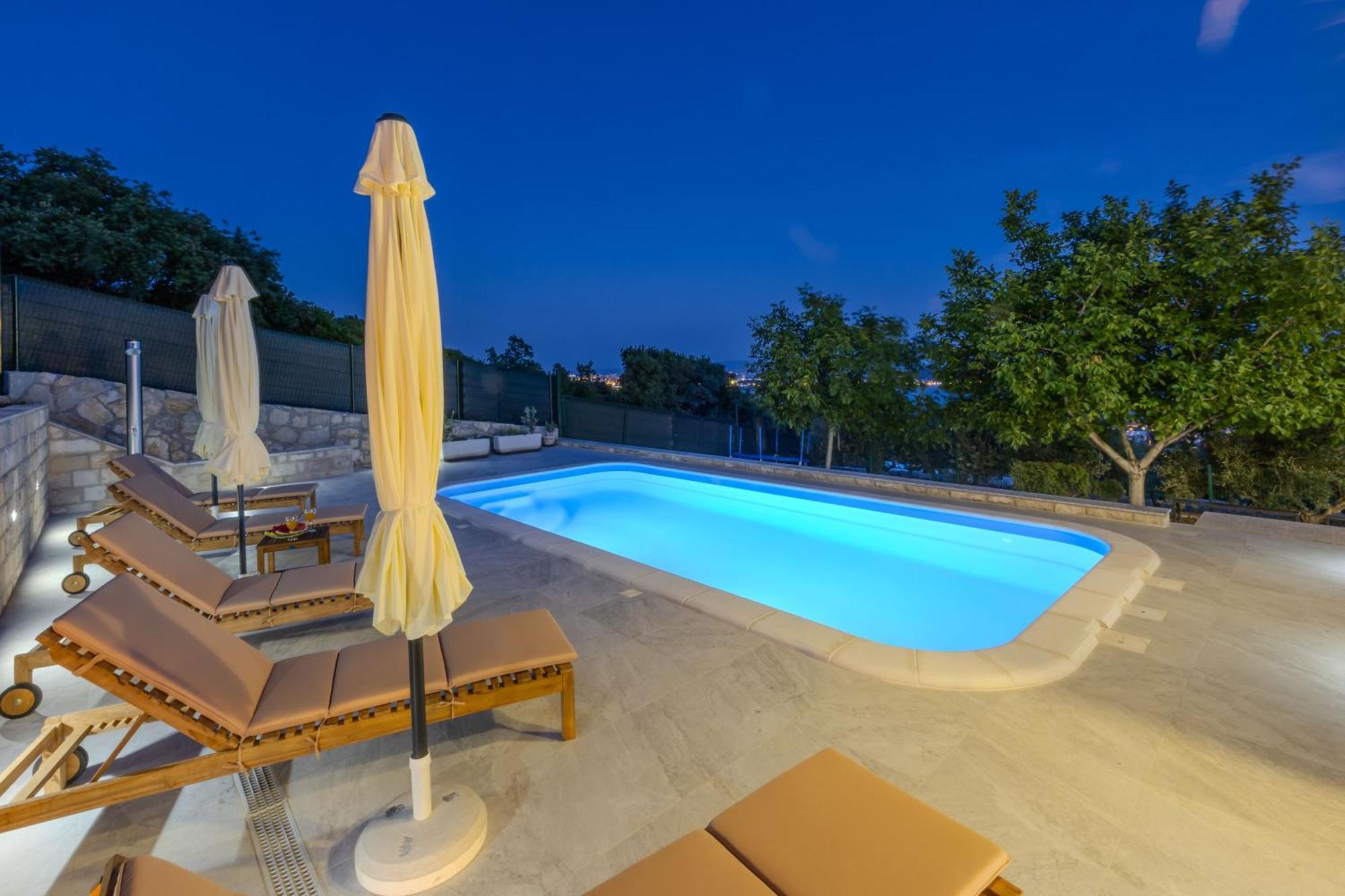 Private Villa Golden Hour With A View Of Split Area Kaštel Sućurac Exteriér fotografie